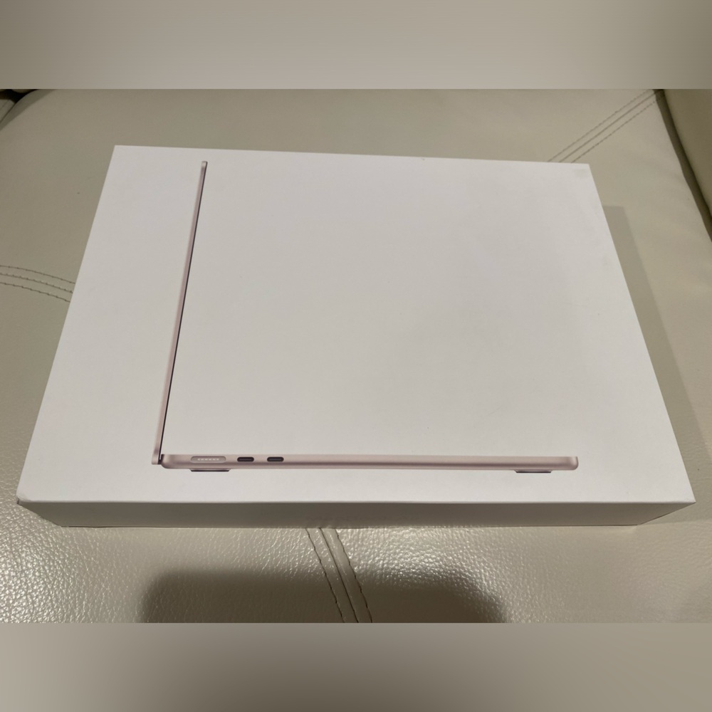 Apple Laptop in White